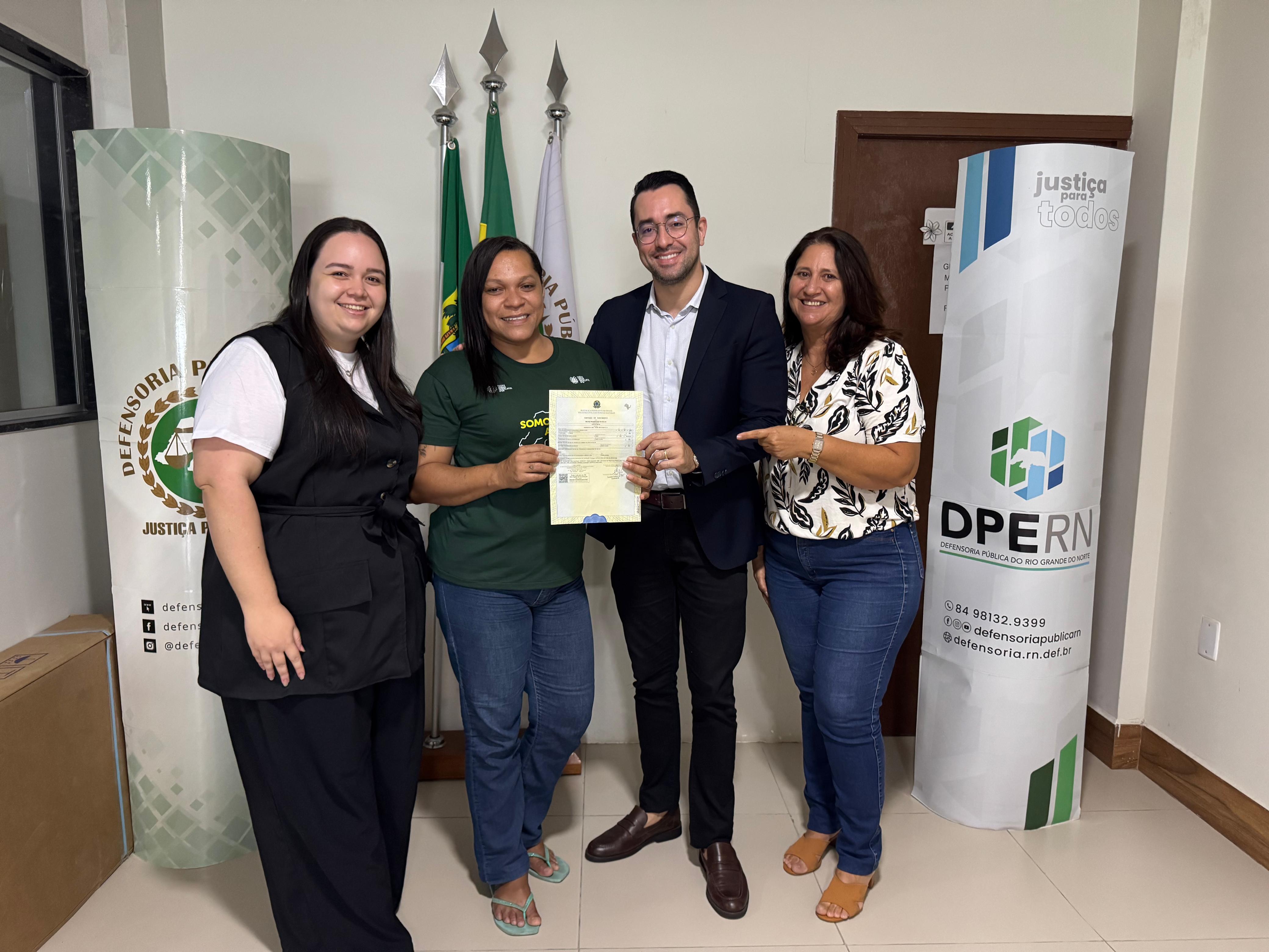 DPERN assegura direito fundamental à identidade de uma pessoa transgênero no município de Espírito Santo/RN